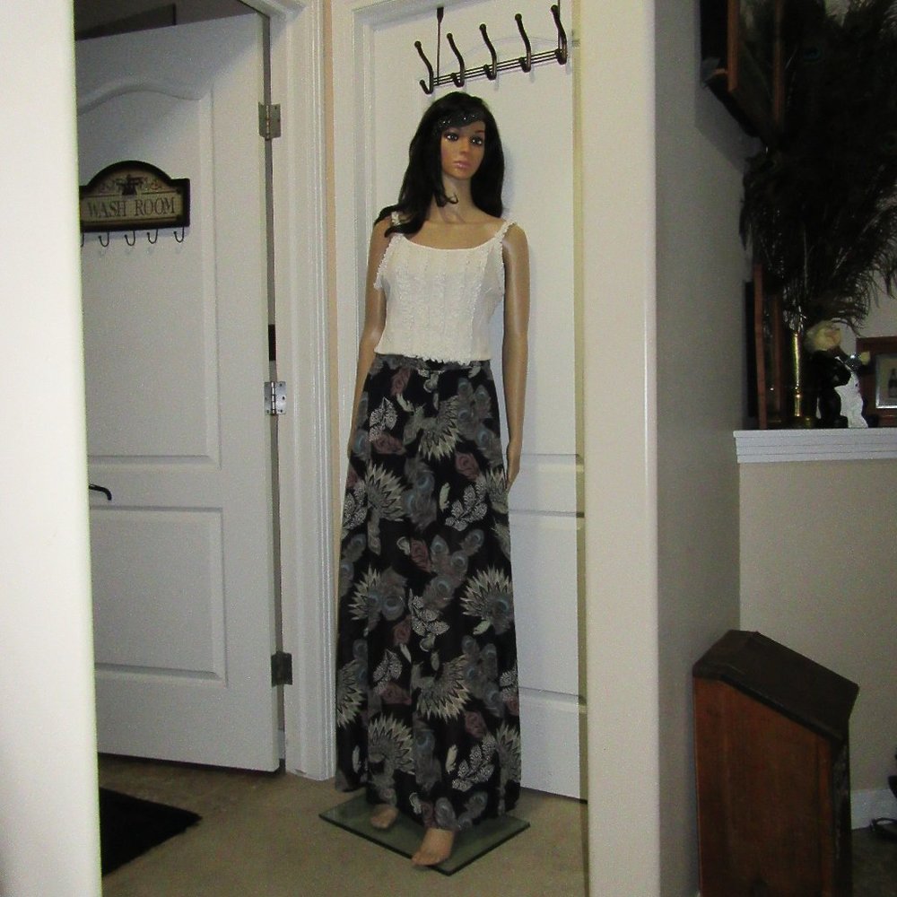 New Long skirt sheer bottom the top is not available